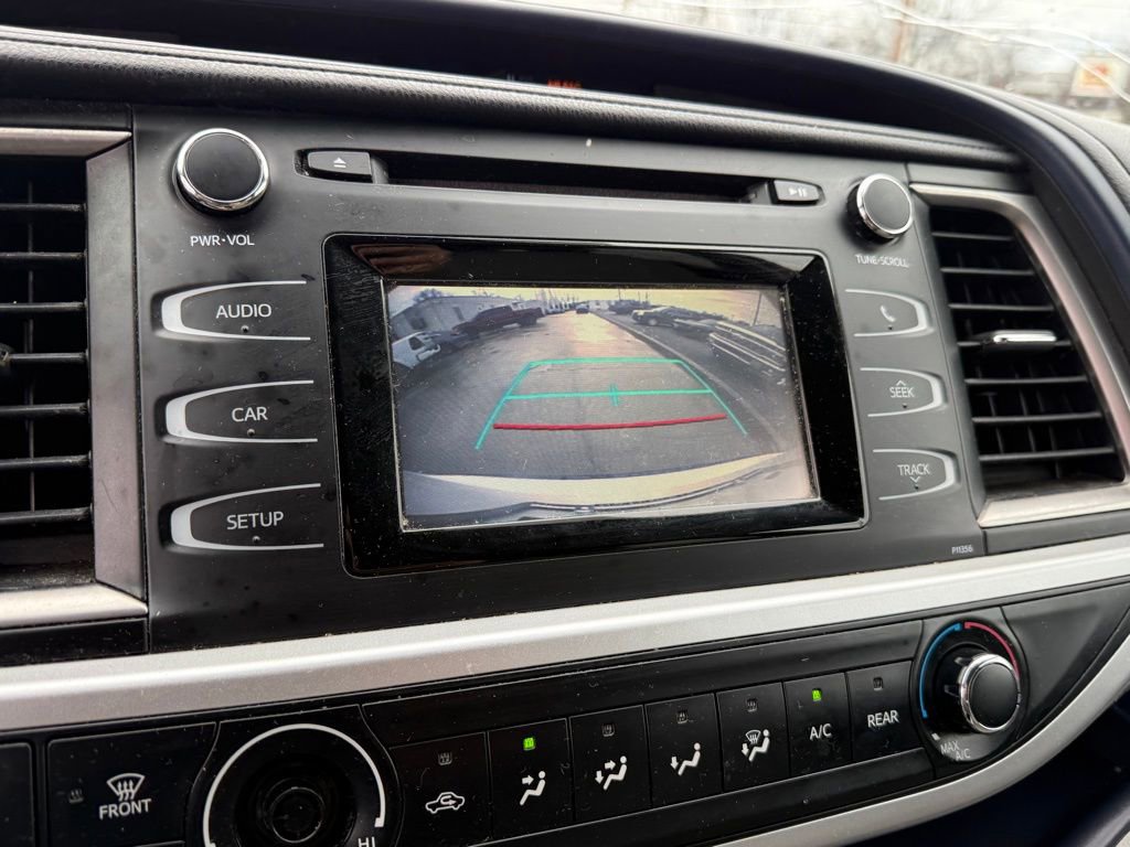Used 2017 Toyota Highlander LE FWD image 20