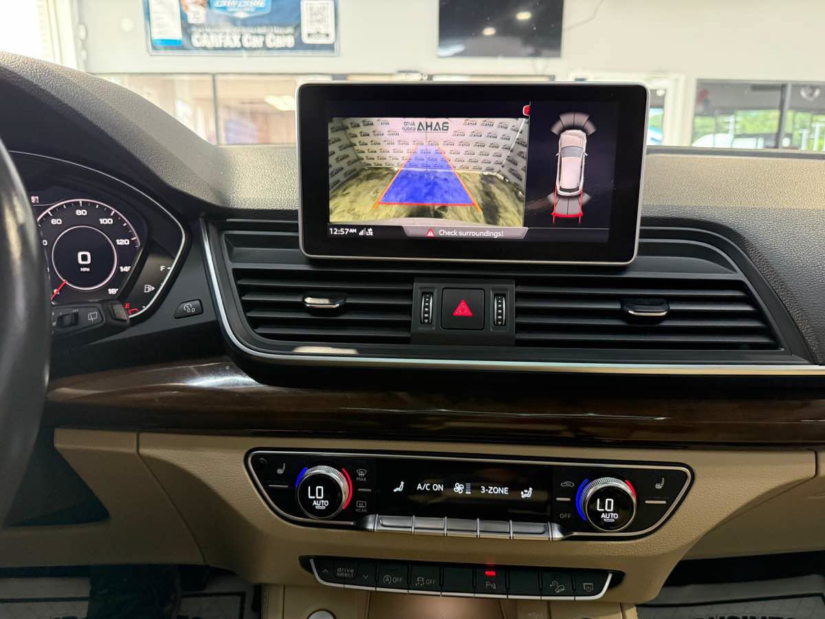 Used 2020 Audi Q5 2.0T Premium Plus w/ Premium Plus Package AWD/4WD image 17
