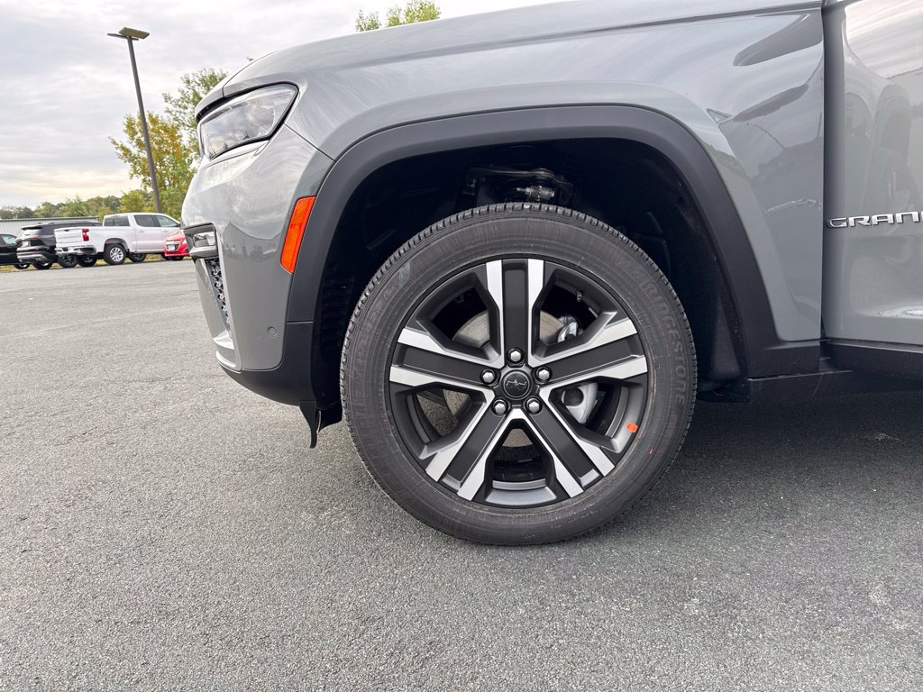 New 2027 Jeep Grand Cherokee Limited AWD/4WD image 42