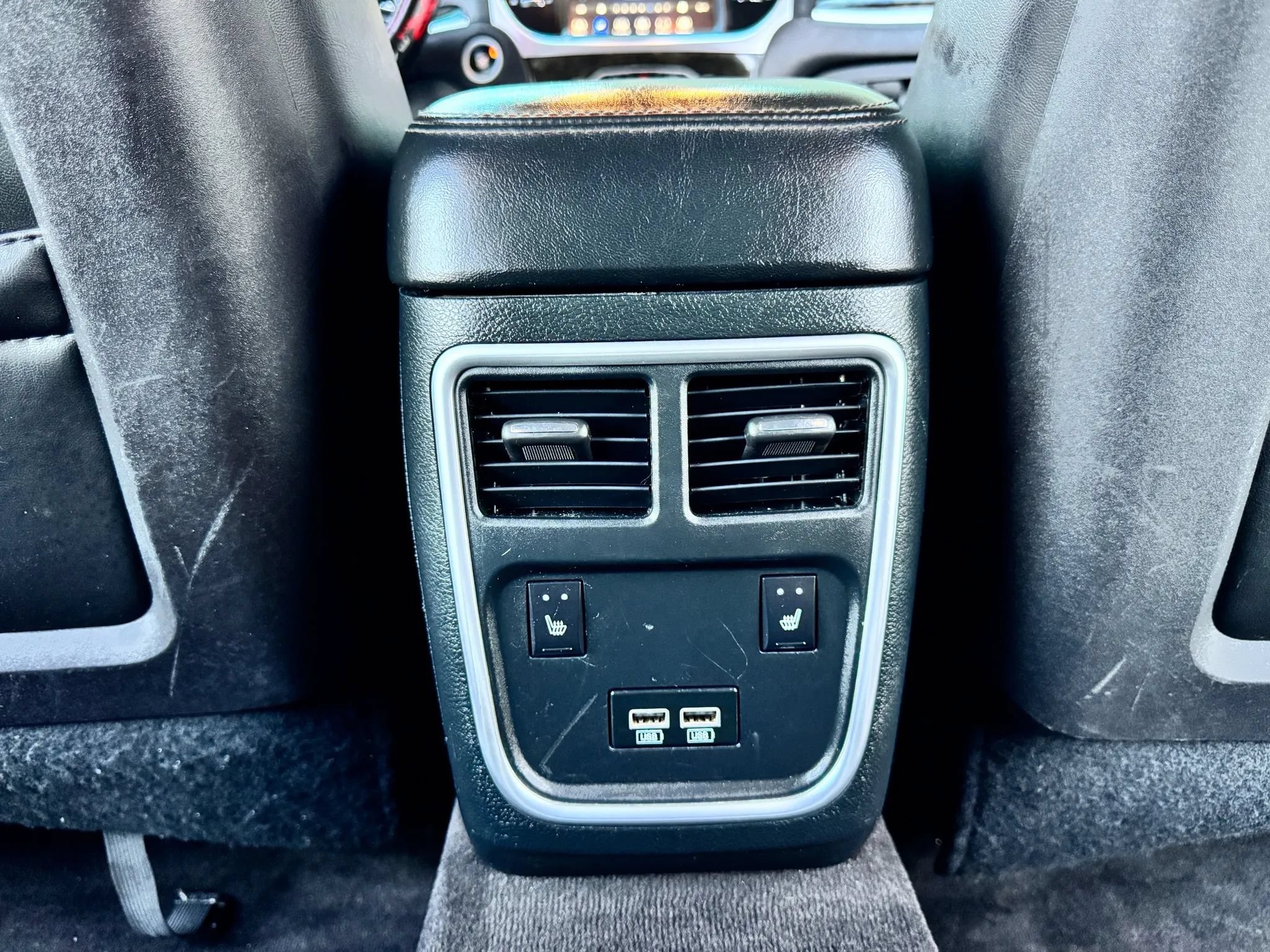 Used 2018 Chrysler 300 Limited RWD image 21