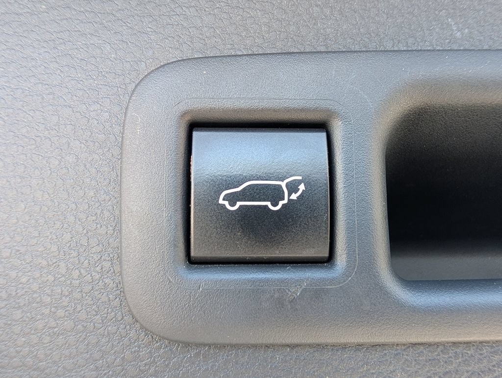 Used 2023 Toyota Highlander XSE FWD image 30