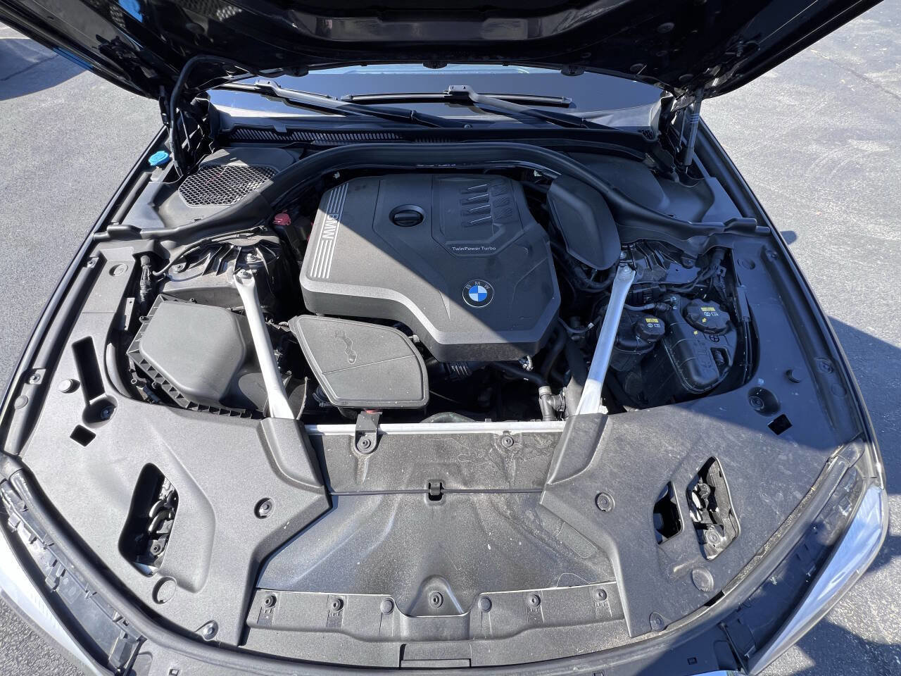 Used 2020 BMW 530i xDrive w/ Premium Package image 31