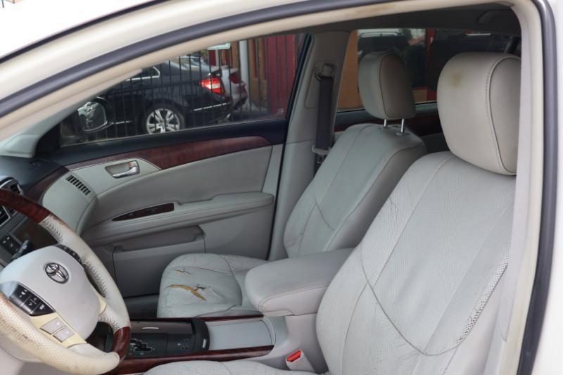 Used 2011 Toyota Avalon Limited FWD image 13