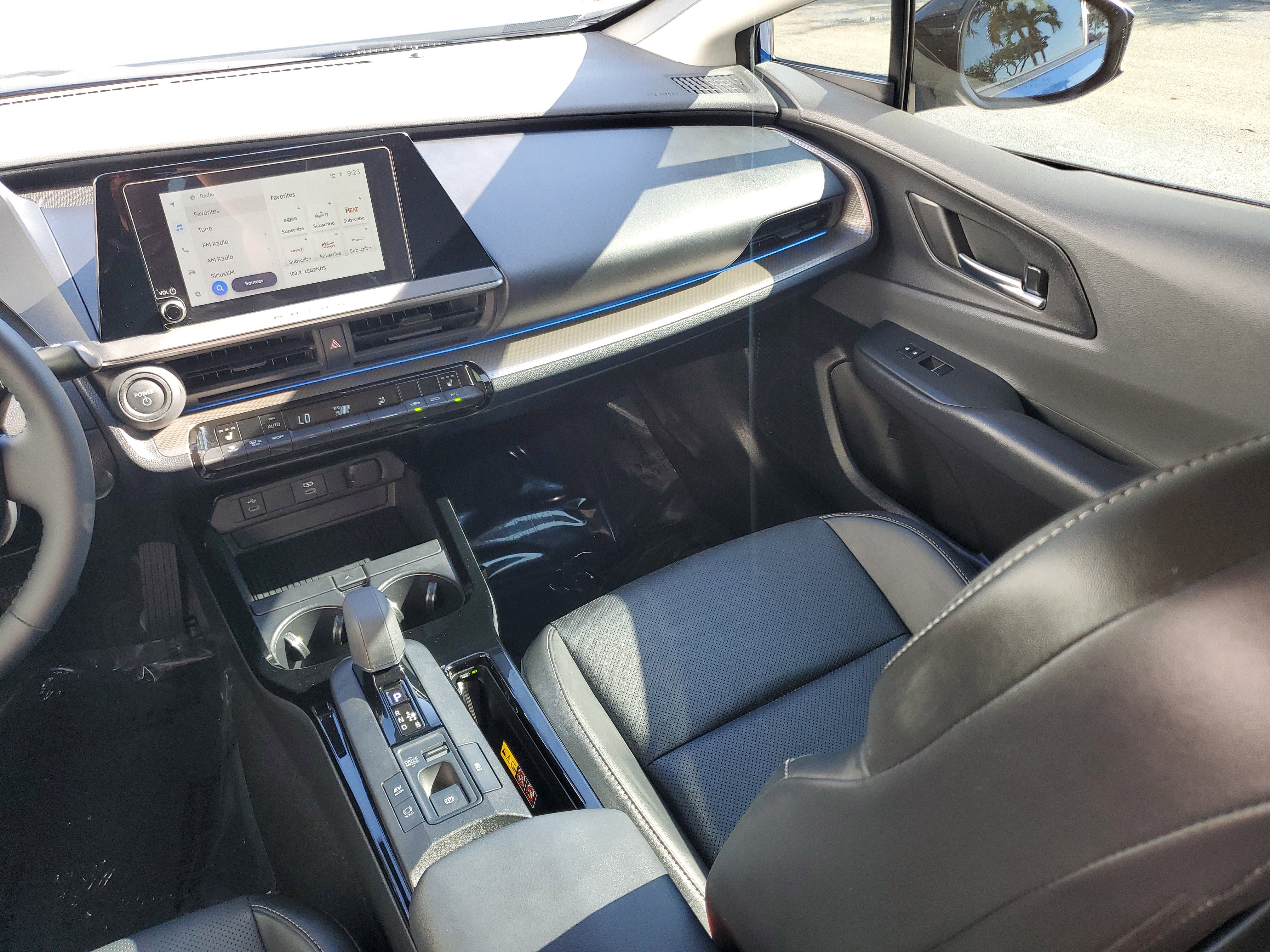 Used 2025 Toyota Prius XLE image 14