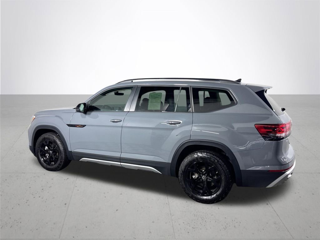 Certified 2025 Volkswagen Atlas Peak Edition SE image 8