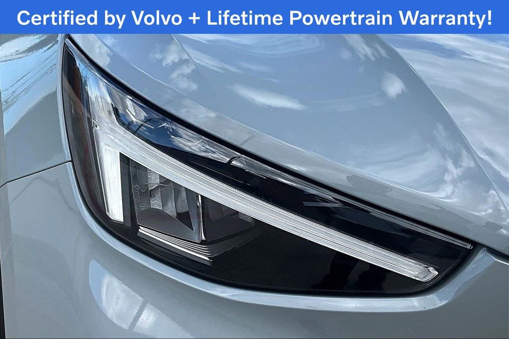 Certified 2025 Volvo XC40 B5 Core image 38