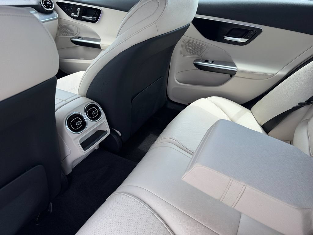 Used 2025 Mercedes-Benz C 300 4MATIC Sedan image 15