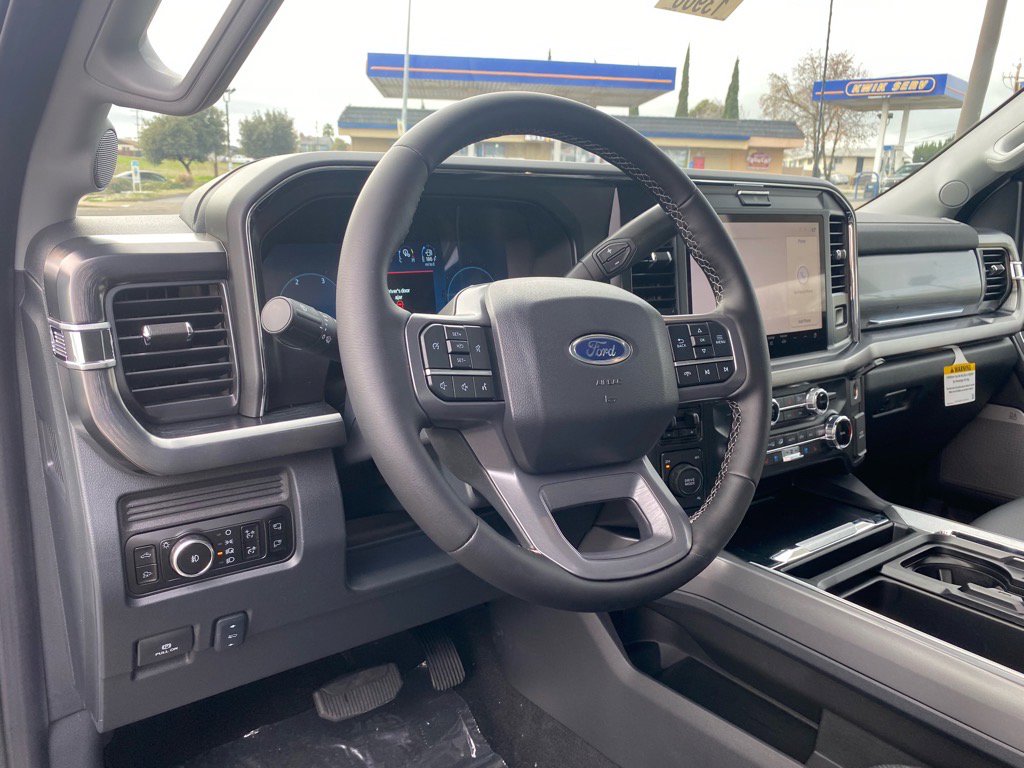New 2025 Ford F250 Lariat image 21
