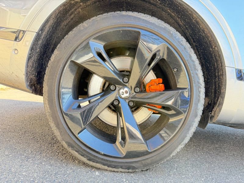 Used 2019 Bentley Bentayga image 32