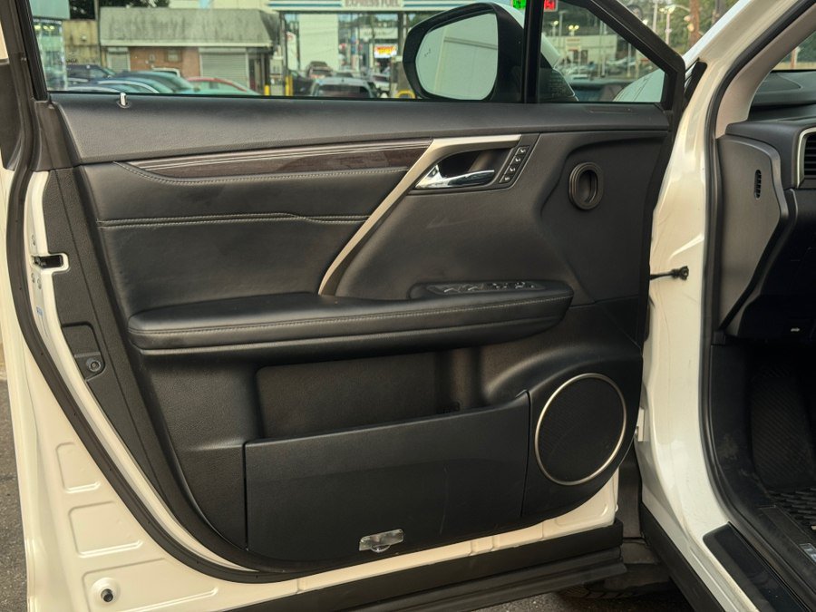 Used 2021 Lexus RX 350L AWD w/ Luxury Package image 15