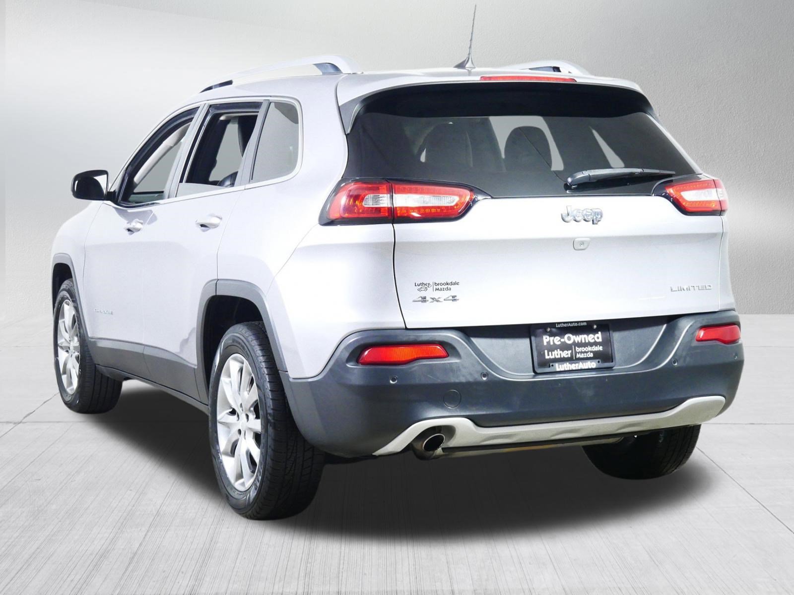 Used 2018 Jeep Cherokee Limited image 5