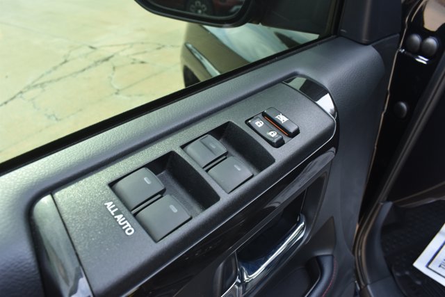 Used 2021 Toyota 4Runner Venture w/ Moonroof Package AWD/4WD image 11