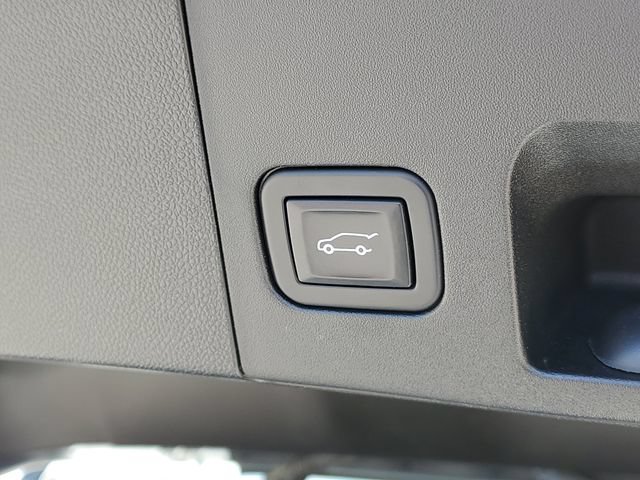 Used 2022 Cadillac XT4 Premium Luxury w/ Safety Alert Package AWD/4WD image 11