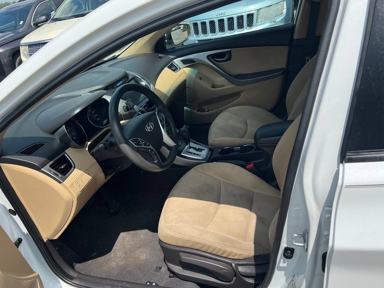 Used 2012 Hyundai Elantra GLS w/ Preferred Pkg 3 FWD image 19