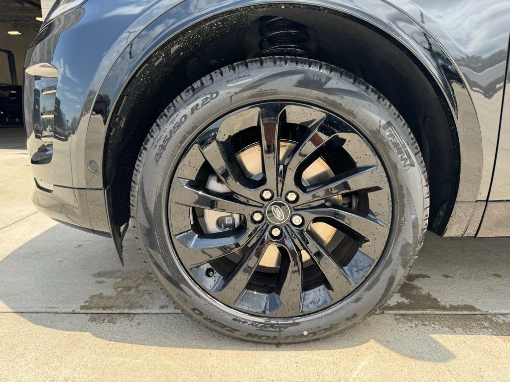 New 2024 Land Rover Discovery Sport Dynamic SE image 21