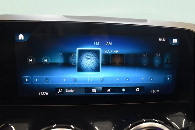 Used 2023 Mercedes-Benz GLA 250 4MATIC w/ Premium Package image 8