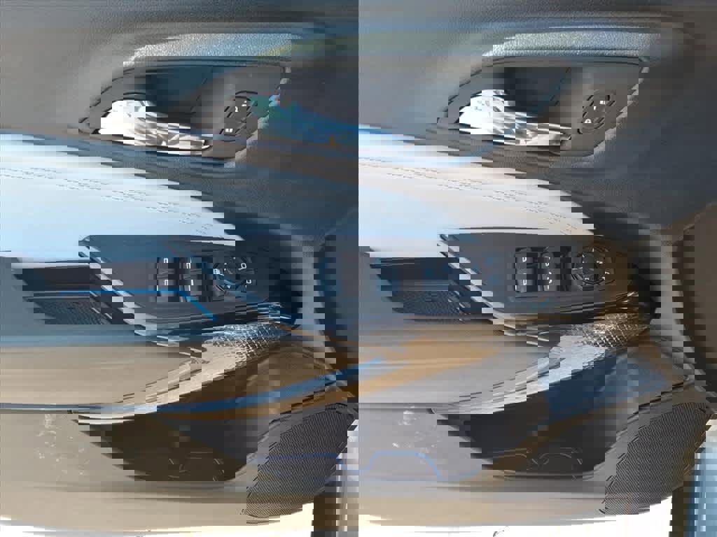 Used 2024 Chevrolet Trax LT w/ Driver Confidence Package image 18