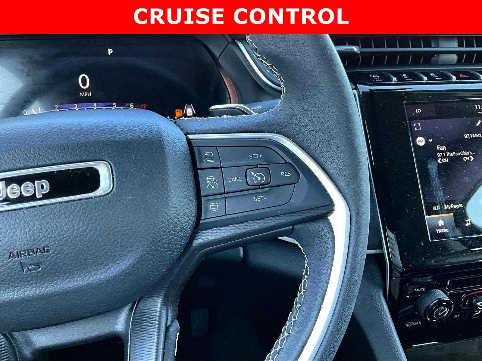 Used 2023 Jeep Grand Cherokee Laredo AWD/4WD image 12