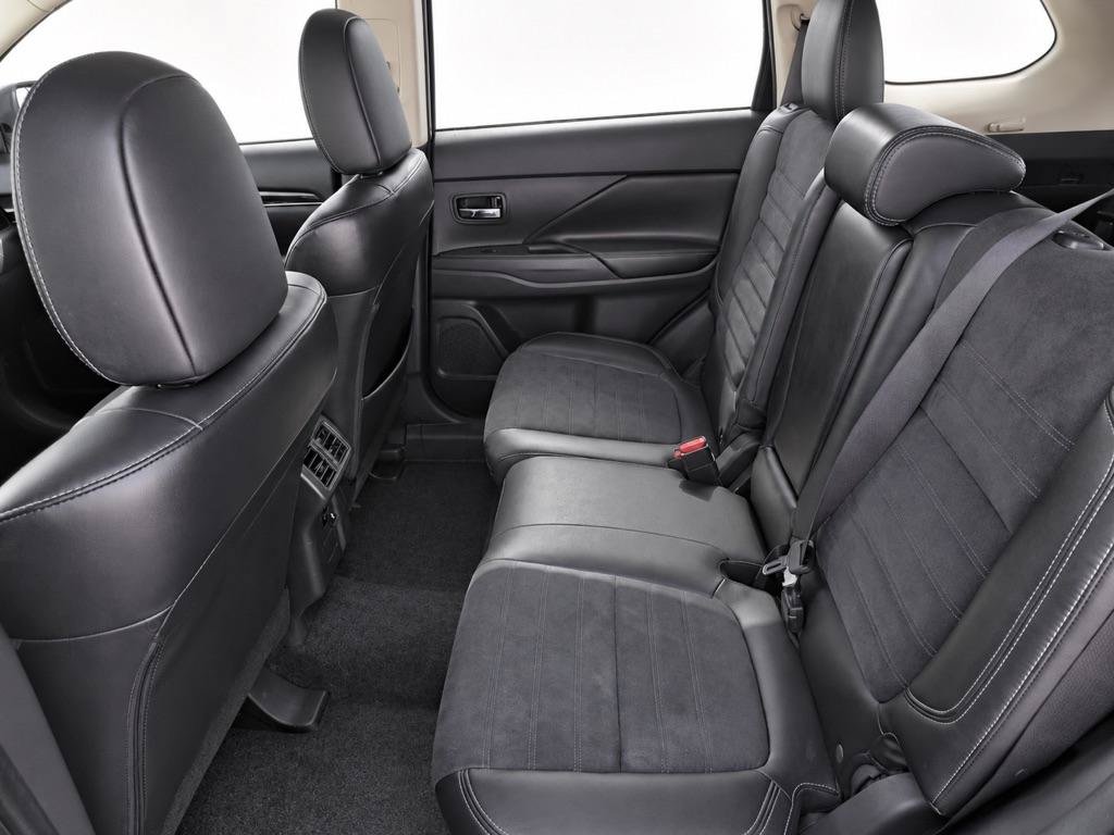 Used 2019 Mitsubishi Outlander SE AWD/4WD image 12