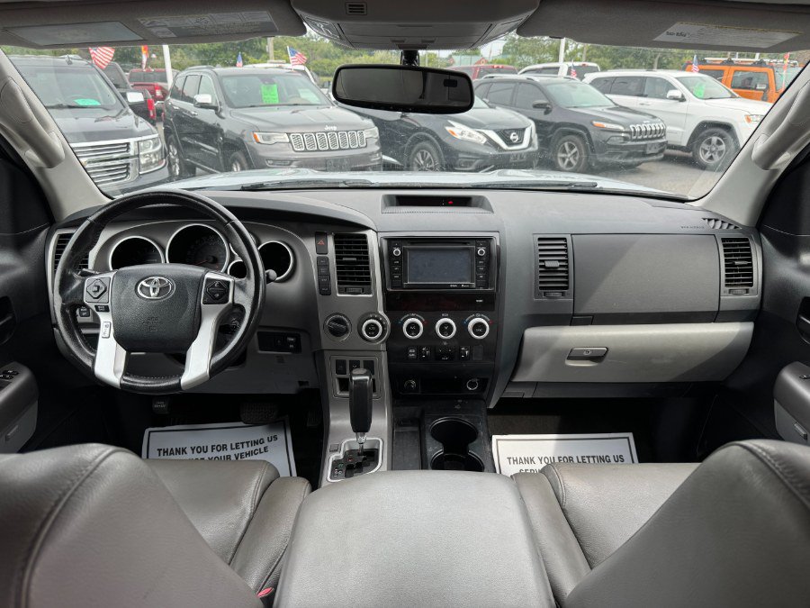 Used 2014 Toyota Sequoia SR5 AWD/4WD image 22