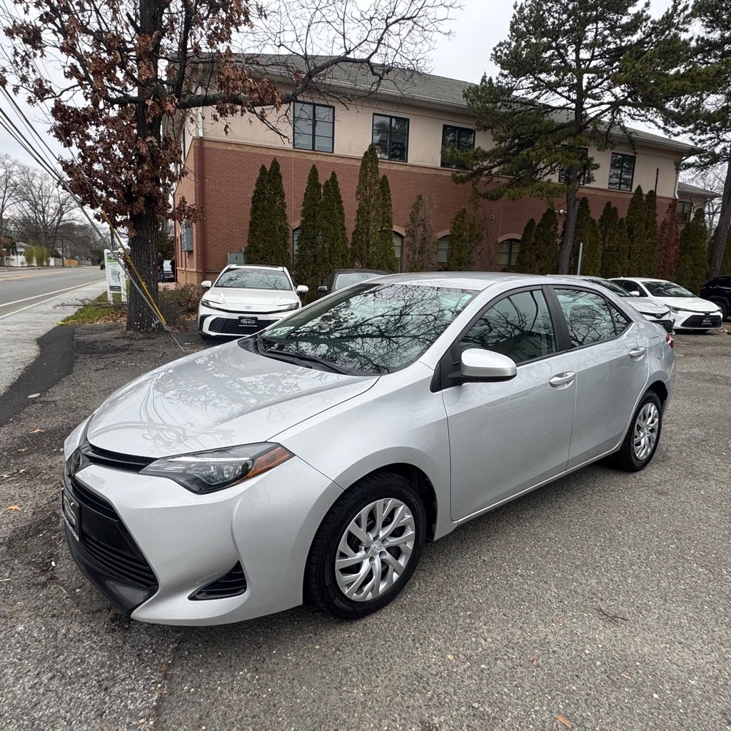 Used 2018 Toyota Corolla LE image 9