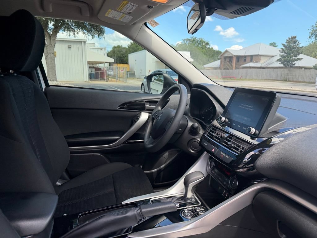 Used 2025 Mitsubishi Eclipse Cross LE AWD/4WD image 30