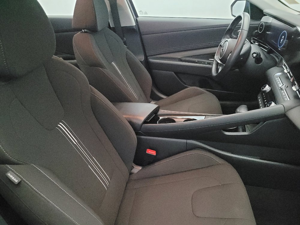 Used 2023 Hyundai Elantra SEL w/ Convenience Package image 21