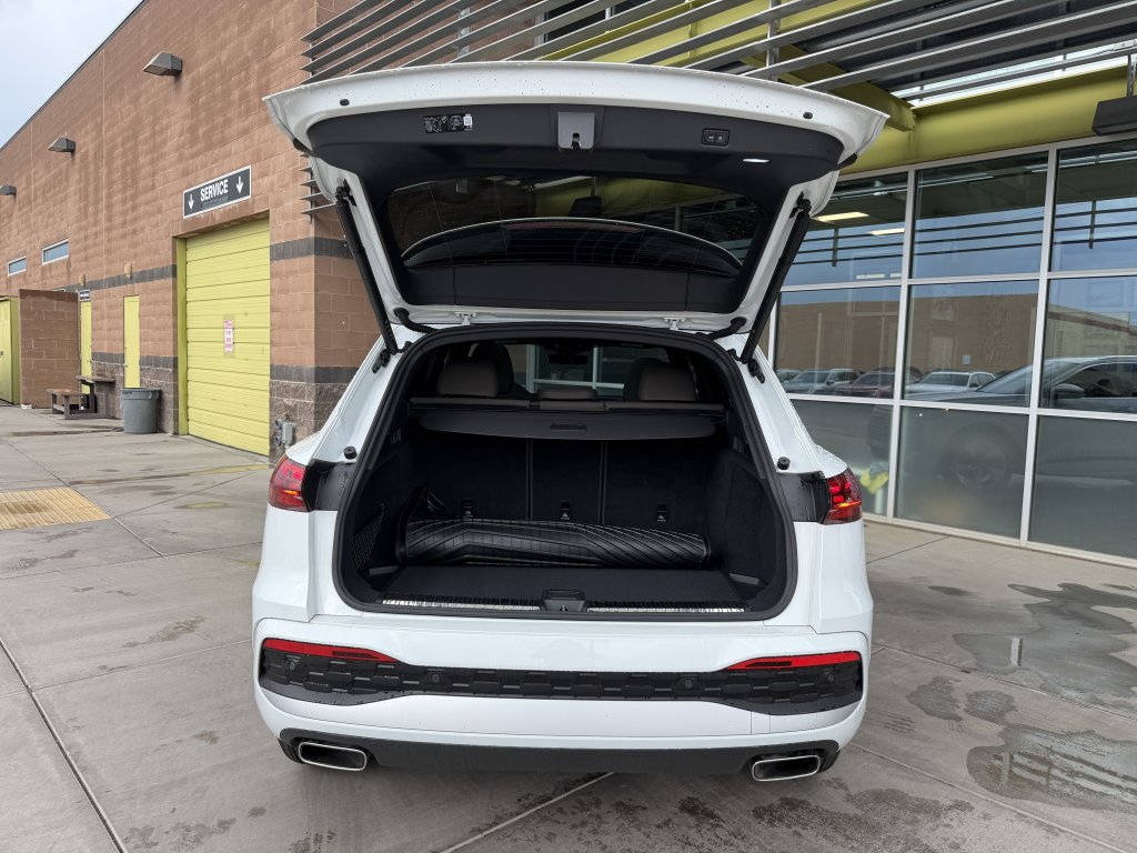 Used 2025 Audi Q5 Premium Plus w/ Premium Plus AWD/4WD image 38