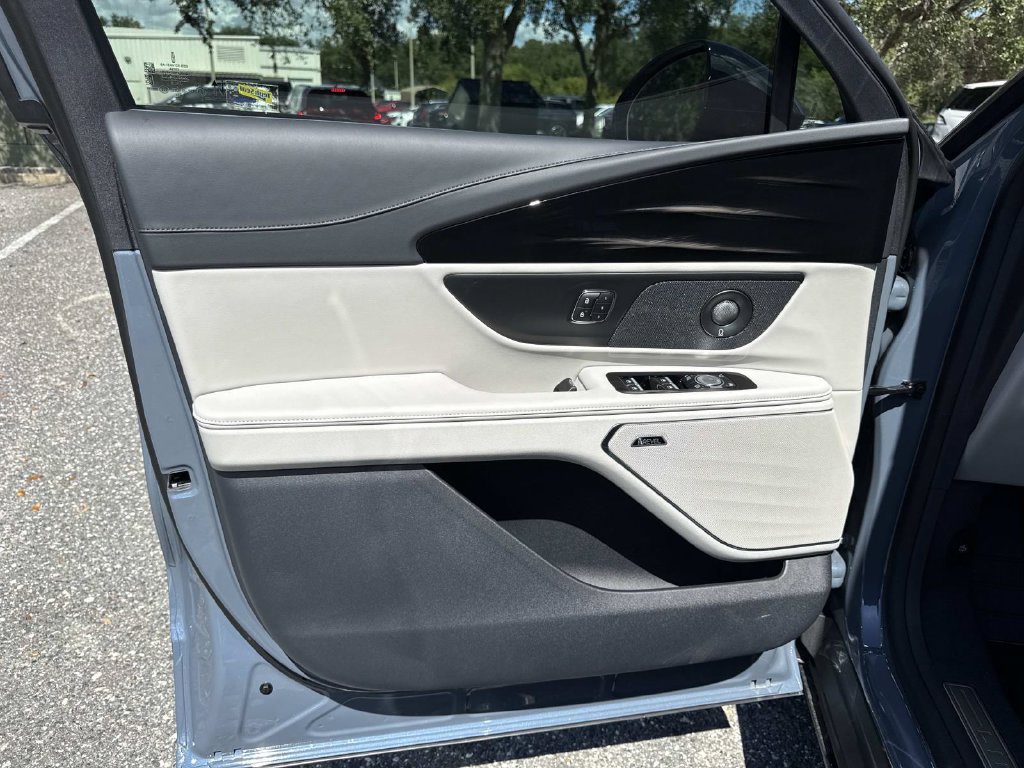 New 2026 Lincoln Nautilus Premier w/ Equipment Group 102A AWD/4WD image 18