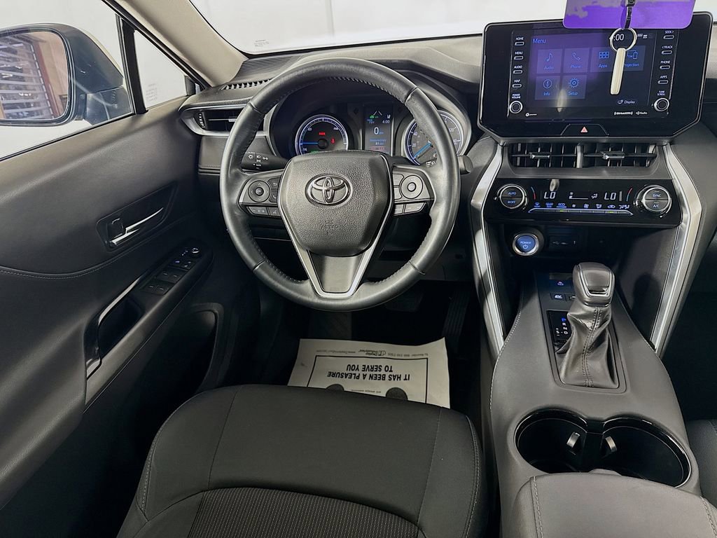 Used 2022 Toyota Venza LE image 25