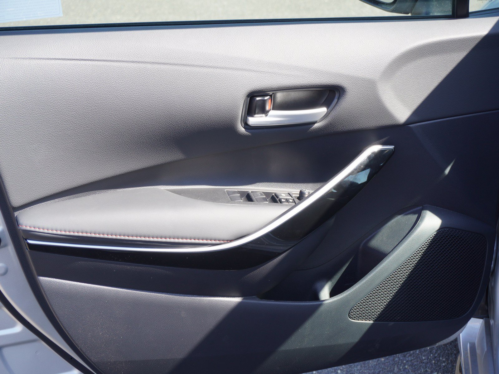 New 2027 Toyota Corolla LE FWD image 18