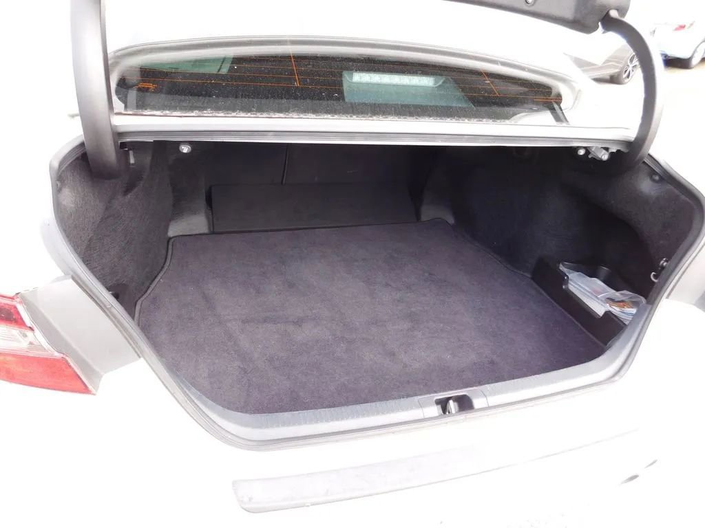 Used 2023 Toyota Camry SE image 5