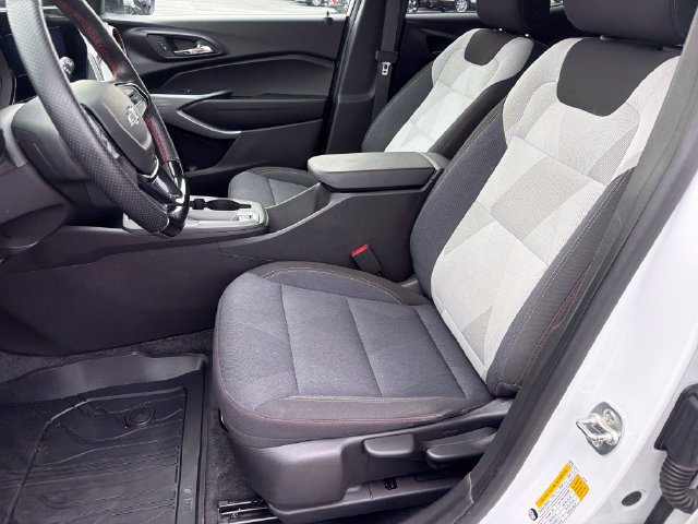 Certified 2024 Chevrolet Trax RS w/ Driver Confidence Package FWD image 9