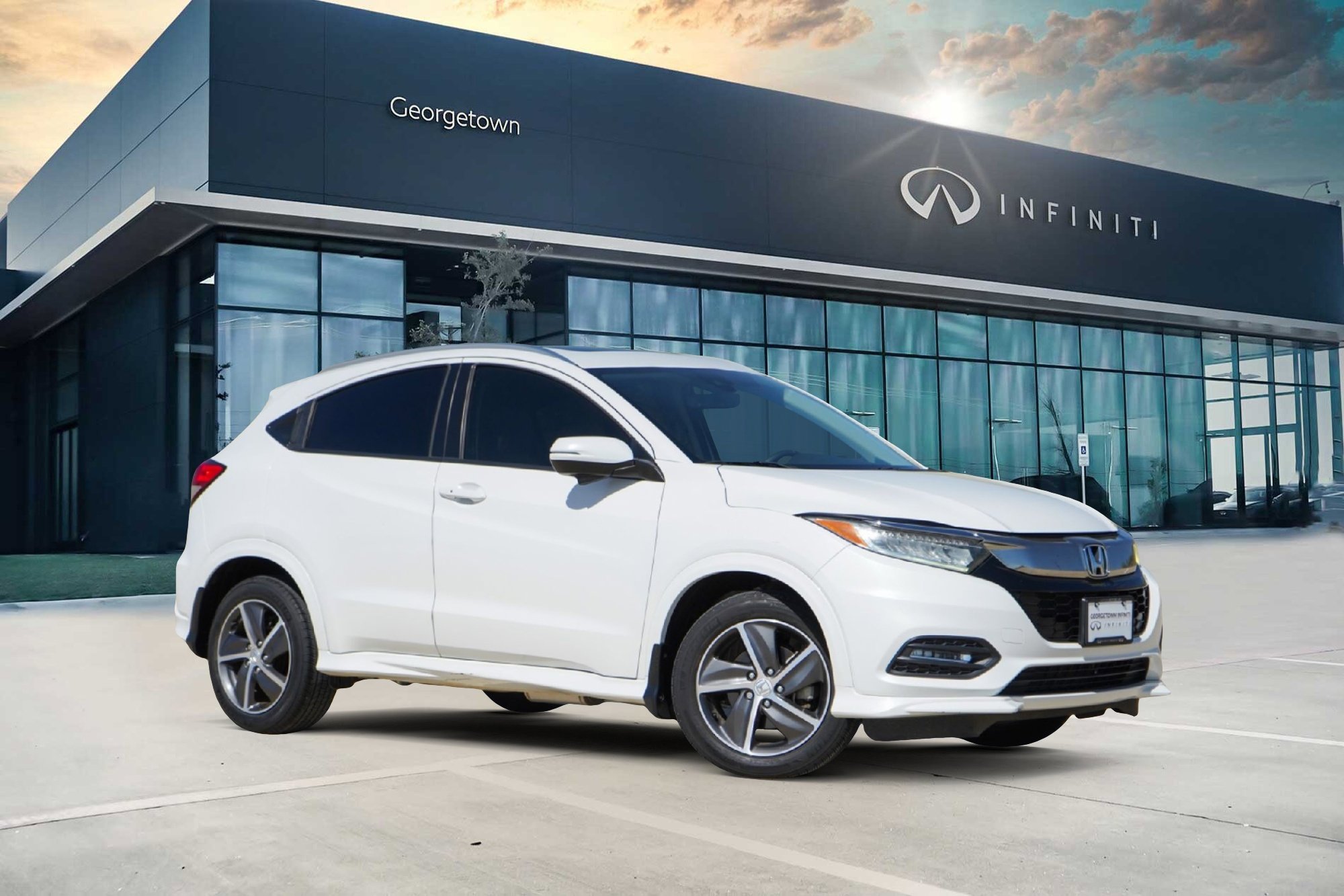 Used 2020 Honda HR-V Touring image 1