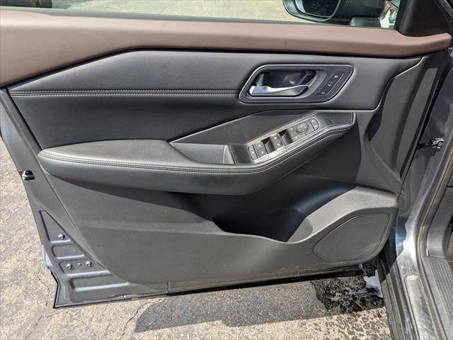 Used 2023 Nissan Rogue SL w/ SL Premium Package AWD/4WD image 10