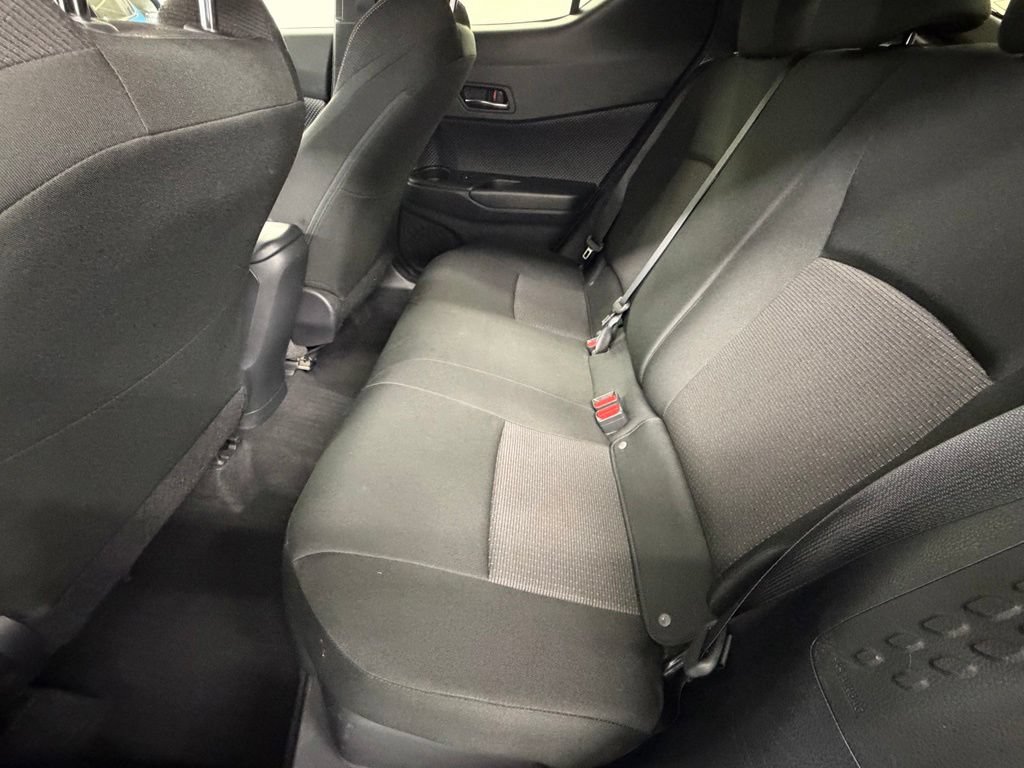 Used 2019 Toyota C-HR XLE FWD image 38