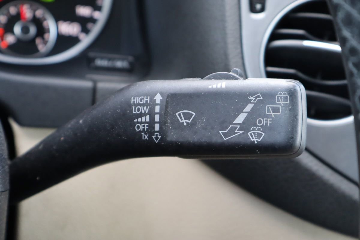 Used 2012 Volkswagen Tiguan S image 30