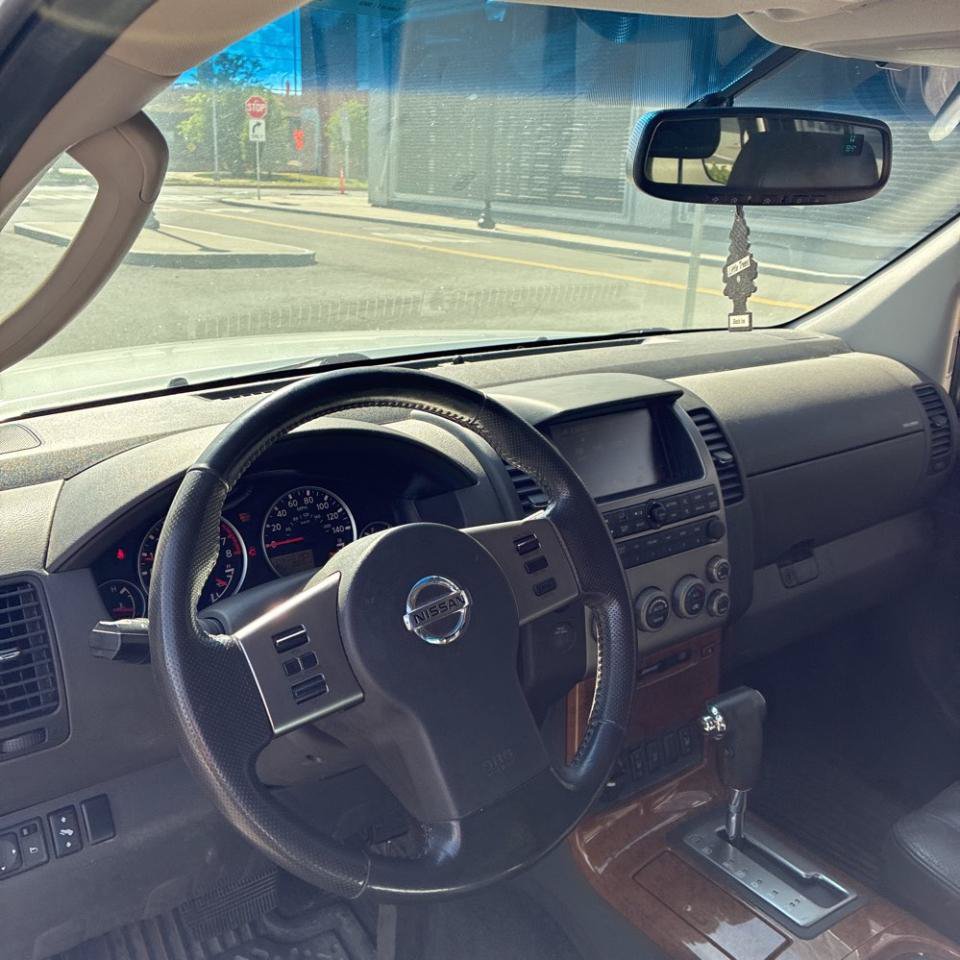 Used 2007 Nissan Pathfinder LE w/ LE Navigation Pkg AWD/4WD image 17