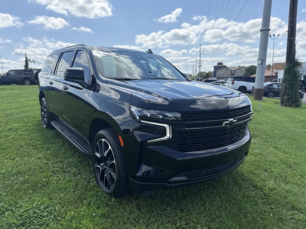 Used 2024 Chevrolet Suburban RST w/ Luxury Package AWD/4WD image 15
