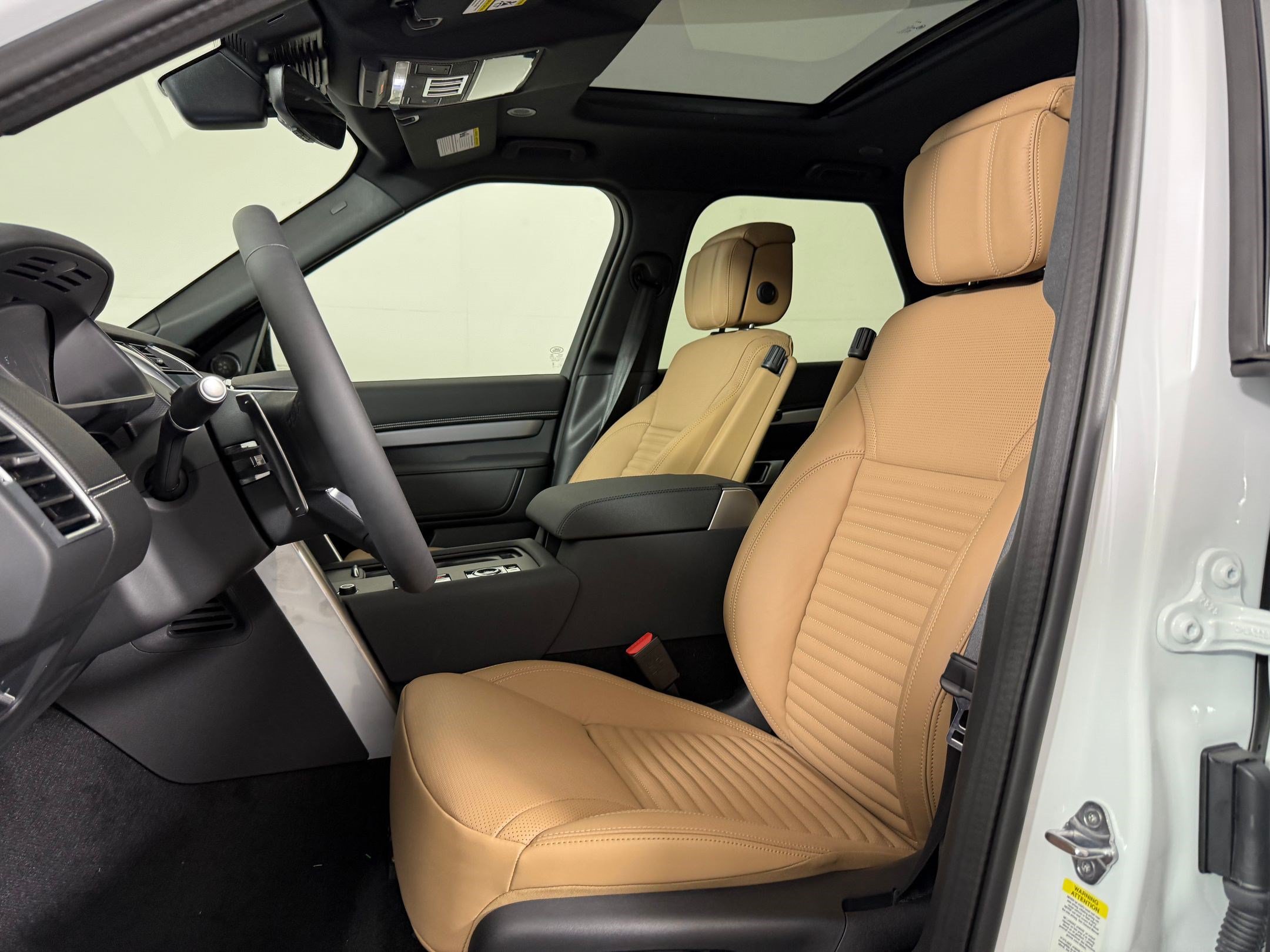 New 2026 Land Rover Discovery Limited Edition AWD/4WD image 5