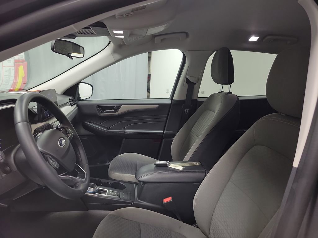 Used 2022 Ford Escape SE w/ Convenience Package image 12