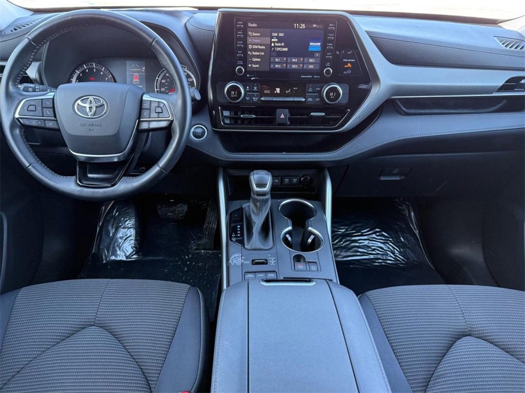 Used 2021 Toyota Highlander LE image 11