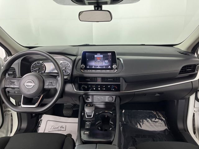 Used 2024 Nissan Rogue S image 39