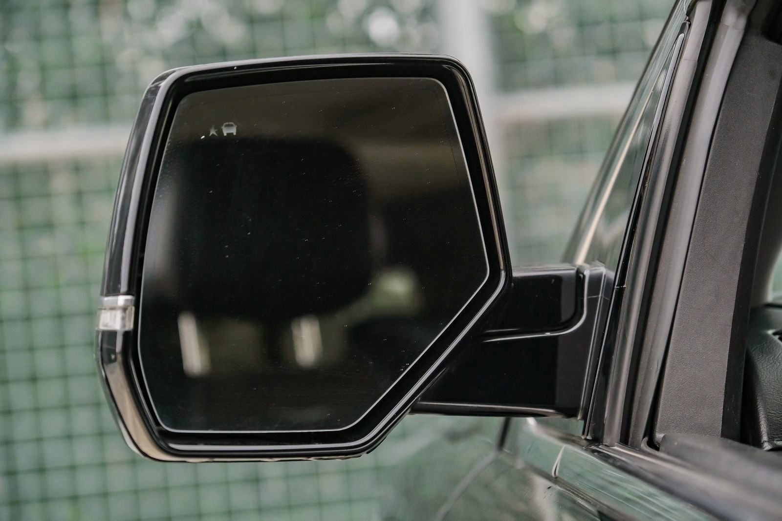 Used 2017 Cadillac Escalade ESV Luxury AWD/4WD image 44