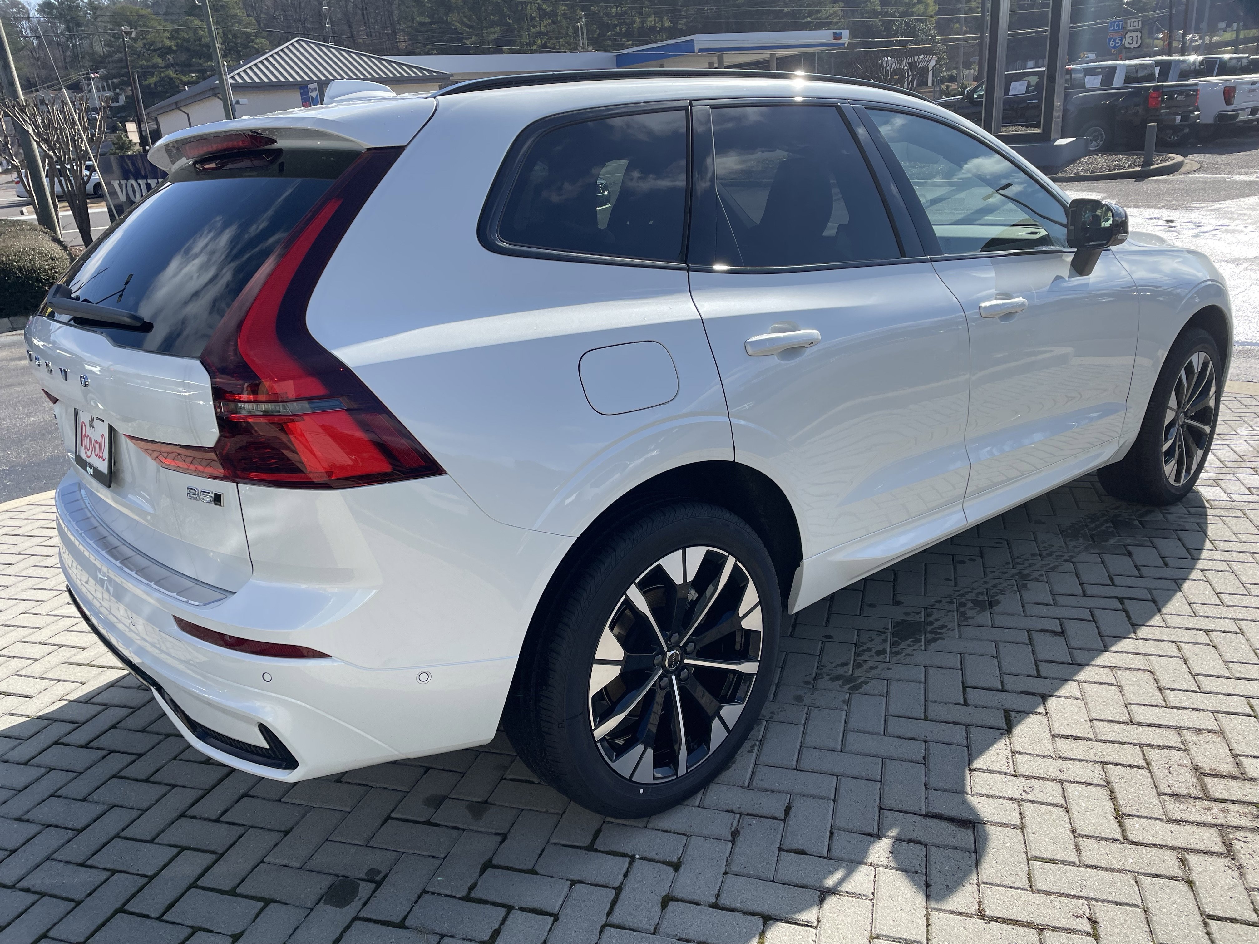 New 2026 Volvo XC60 B5 Plus w/ Protection Package Premier image 4