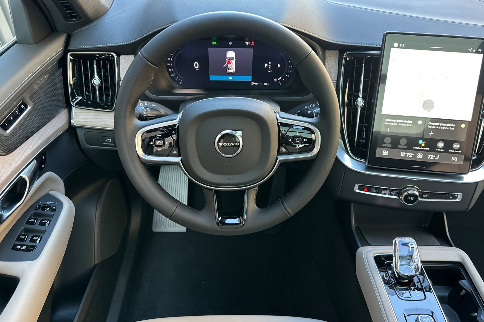 New 2026 Volvo XC90 B6 Plus w/ Protection Package Premier image 15