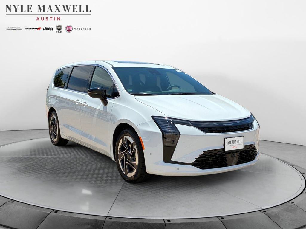 New 2027 Chrysler Pacifica Limited FWD image 2