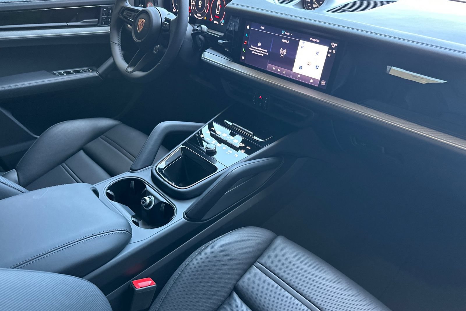 New 2026 Porsche Cayenne Coupe AWD/4WD image 18