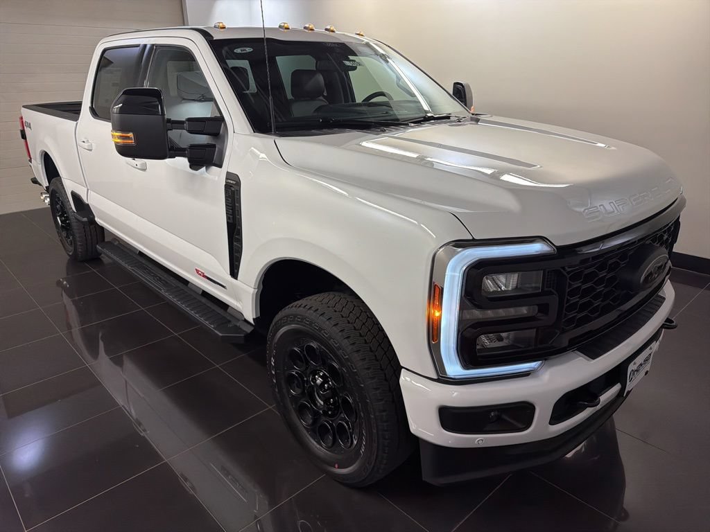 New 2026 Ford F250 Lariat w/ Black Appearance Package