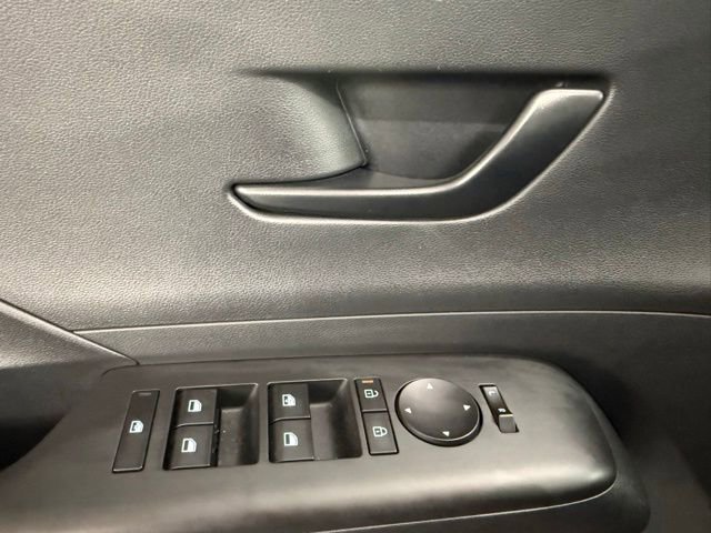 Certified 2025 Hyundai Kona SEL image 29